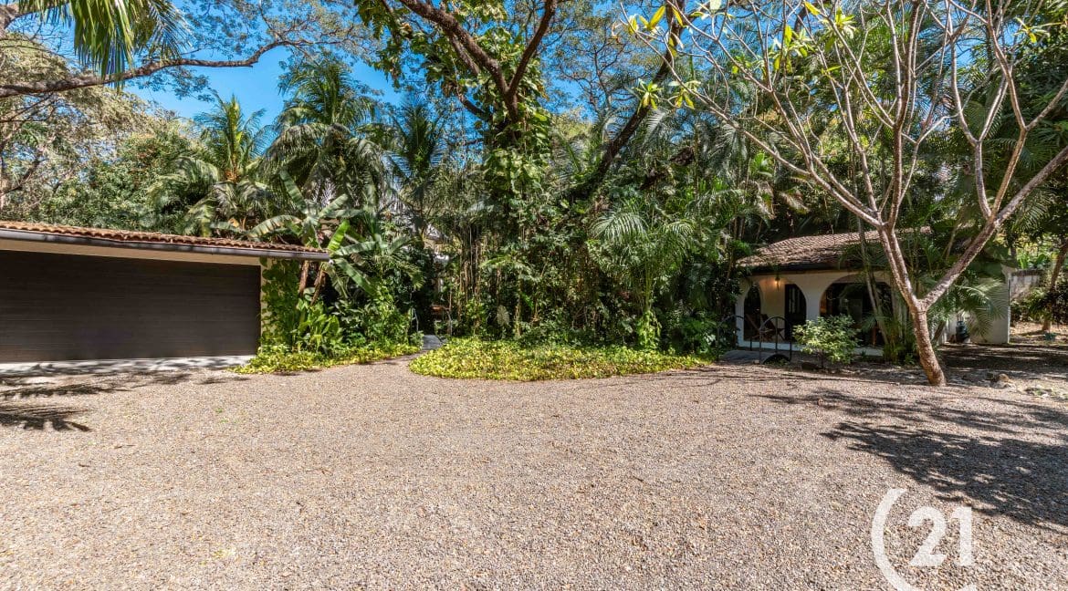 Casa Del Surf-Century 21-Nosara-Allan Monestel-Real Estate-Agent-Nosara-Playa Guiones-Playa Pelada-Guanacaste-Costa Rica-Bienes Raices- Real Estate- For Sale-41