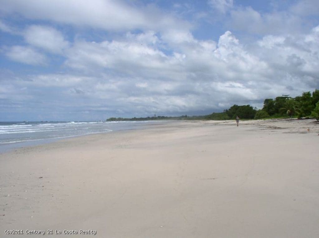 costa_rica_guiones_beach_looking_north_in_front_of_property_1321050340 Nosara Real Estate