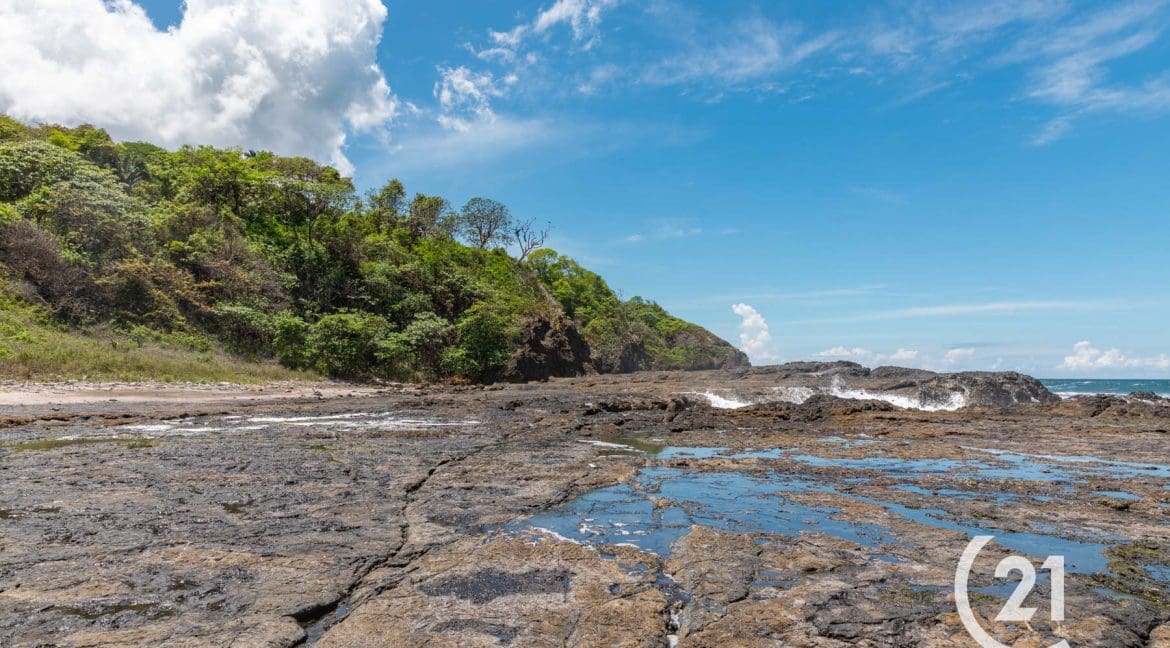 Finca Alucinante Beachfront-Century 21-Nosara-Allan Monestel-Real Estate-Agent-Nosara-Playa Guiones-Playa Pelada-Guanacaste-Costa Rica-Bienes Raices- Real Estate- For Sale-26