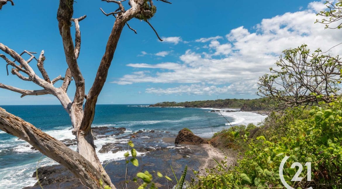 Finca Alucinante Beachfront-Century 21-Nosara-Allan Monestel-Real Estate-Agent-Nosara-Playa Guiones-Playa Pelada-Guanacaste-Costa Rica-Bienes Raices- Real Estate- For Sale-27